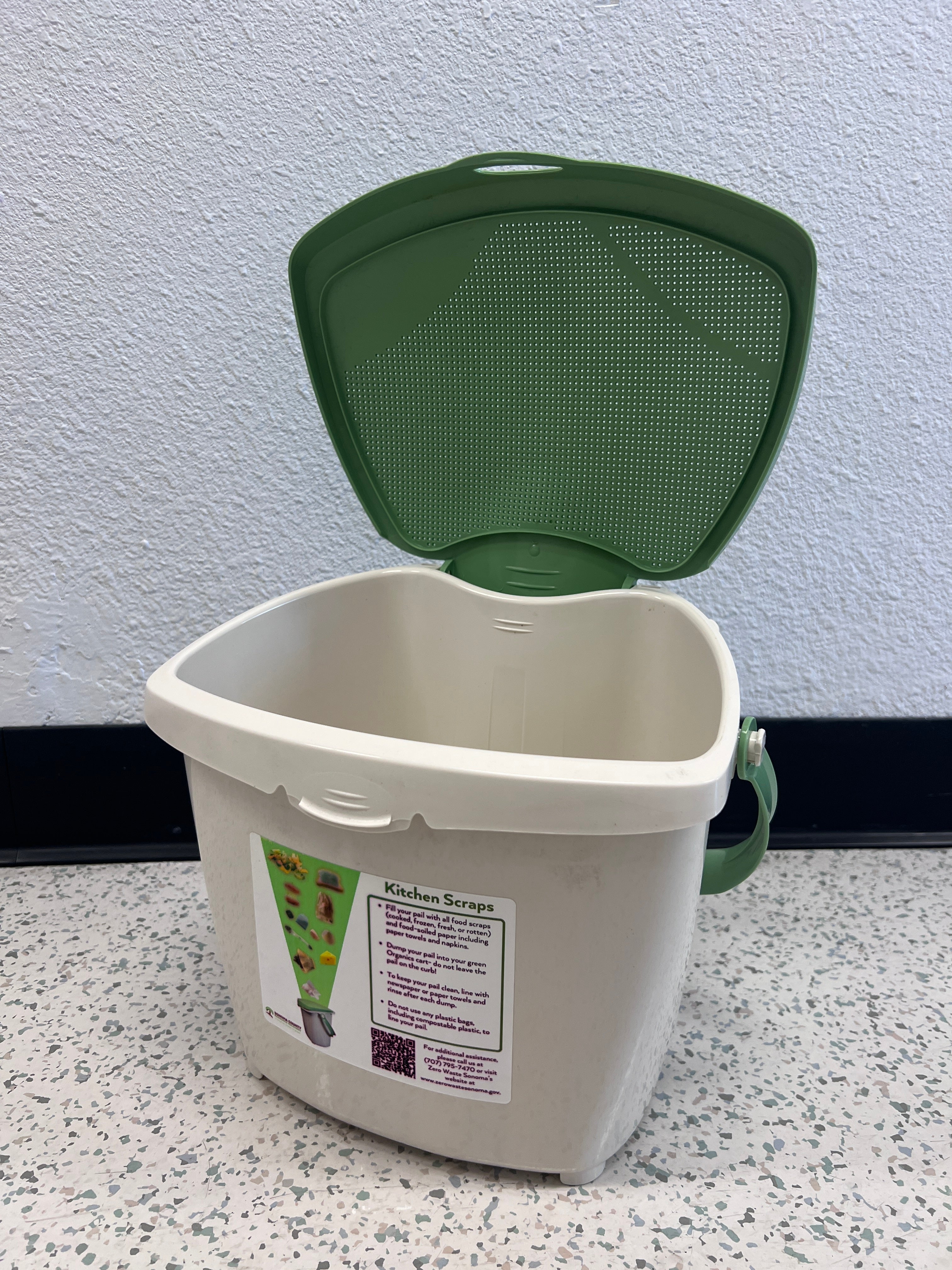 Get Your Free Kitchen Compost Pail!